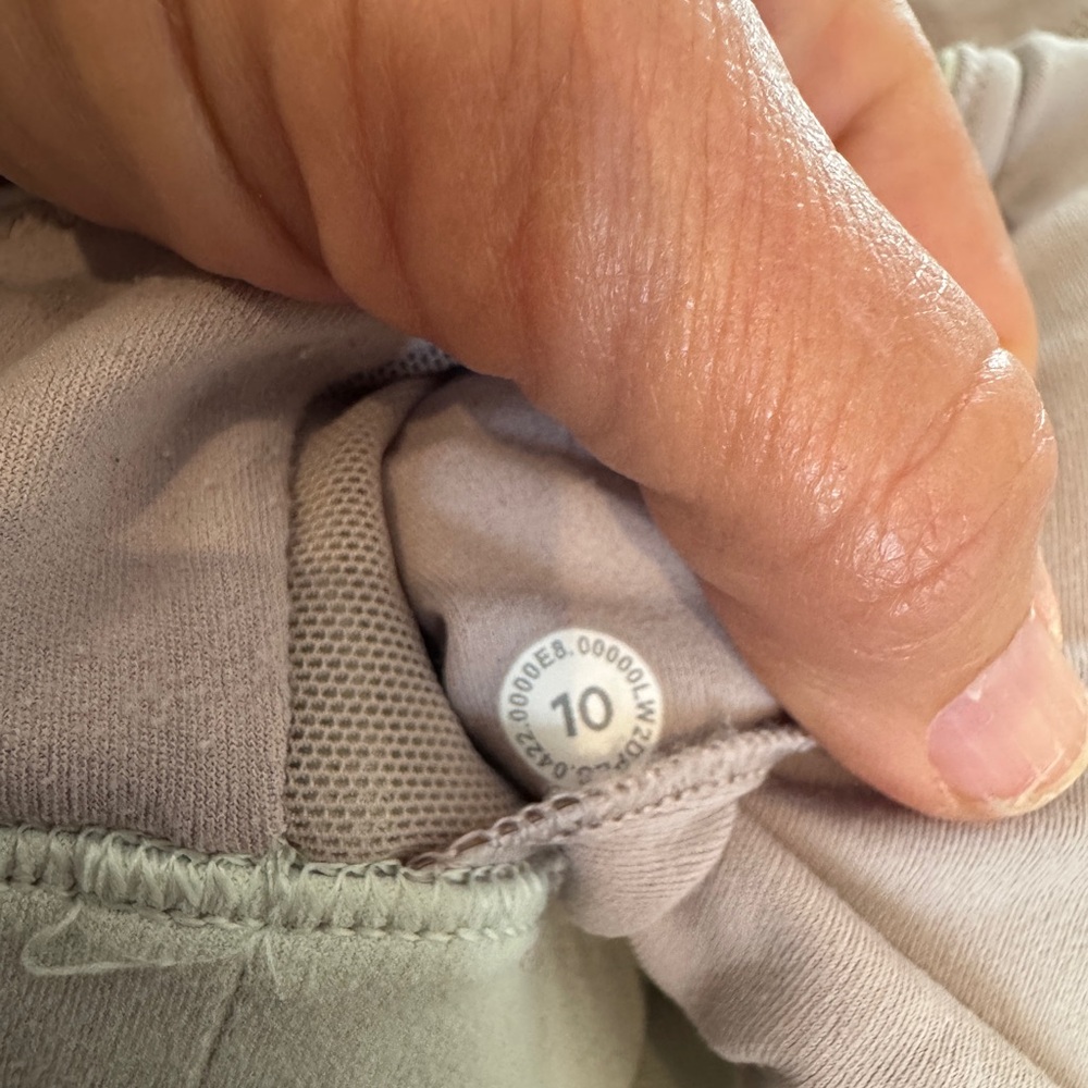 Lululemon Athletica Sweet Awakenings Bra in light green. Size 10. GUC. - Picture 3 of 4